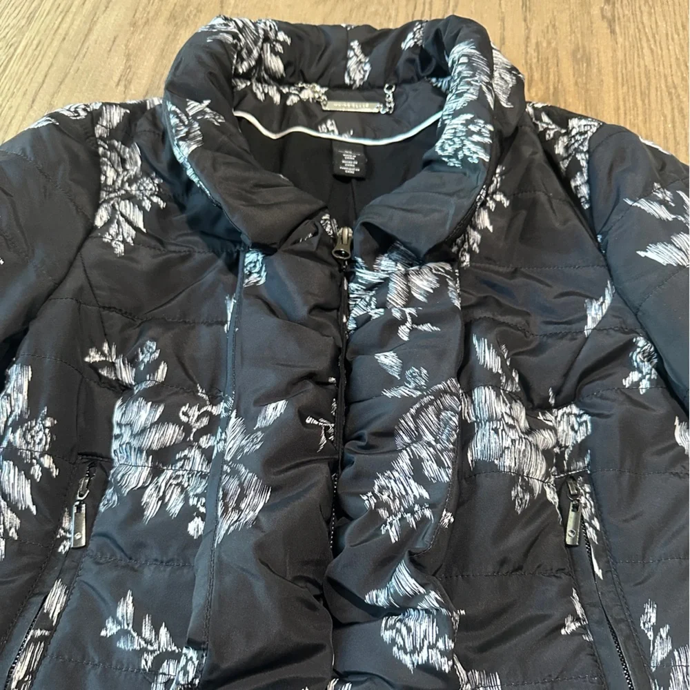 White House Black Market Black White Floral Quilted Puffer Jacket XS - Picture 4 of 11